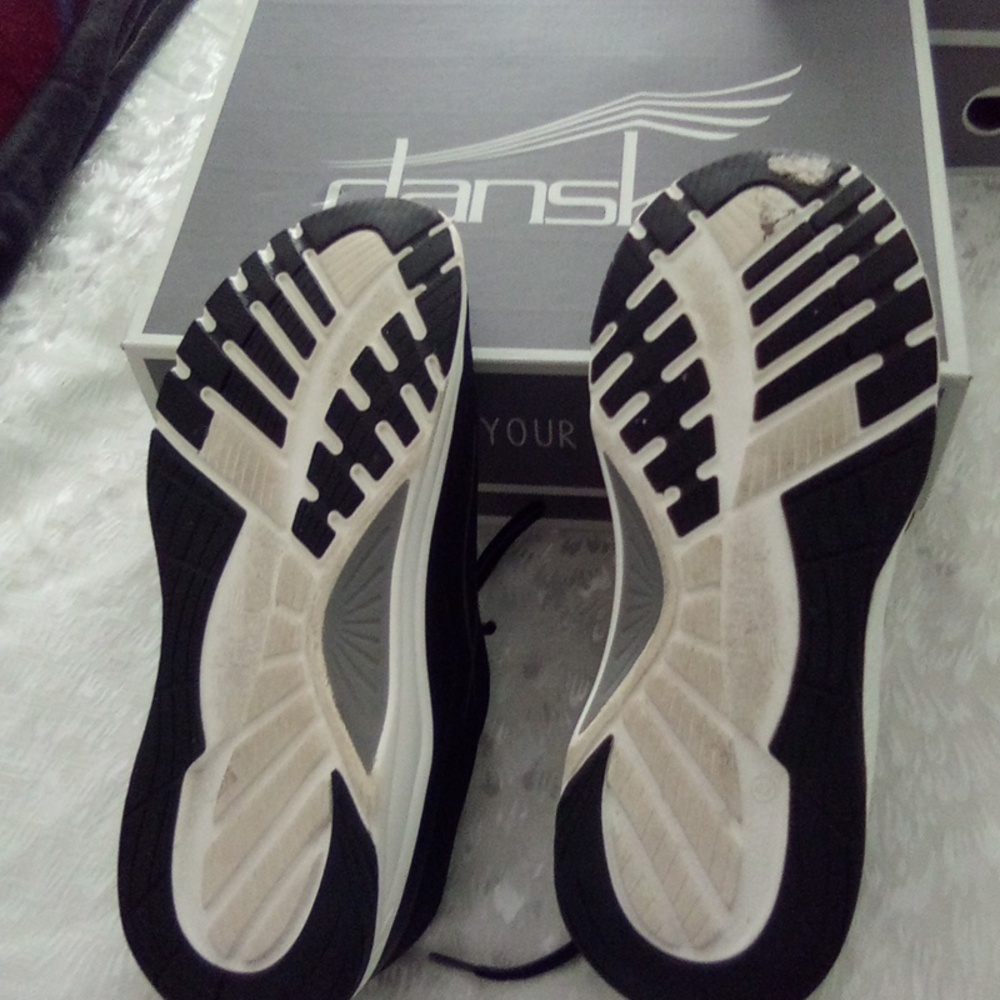 Shoes - Picture 4 of 4